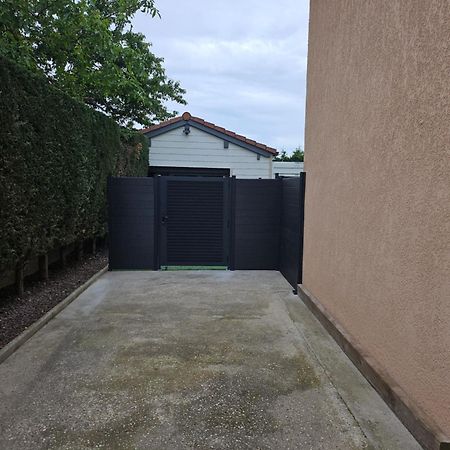 Hebergement Privee Jaccuzzi En Supplement Saint-Clair-du-Rhone Esterno foto
