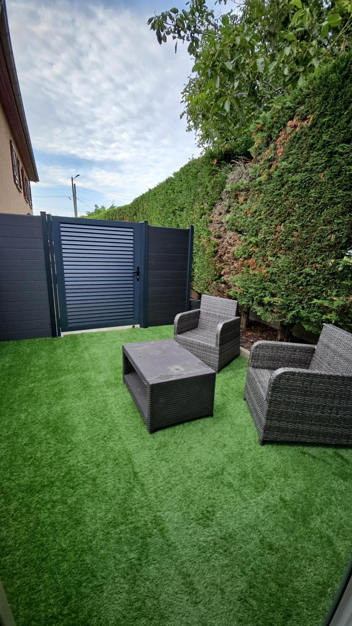 Hebergement Privee Jaccuzzi En Supplement Saint-Clair-du-Rhone Esterno foto