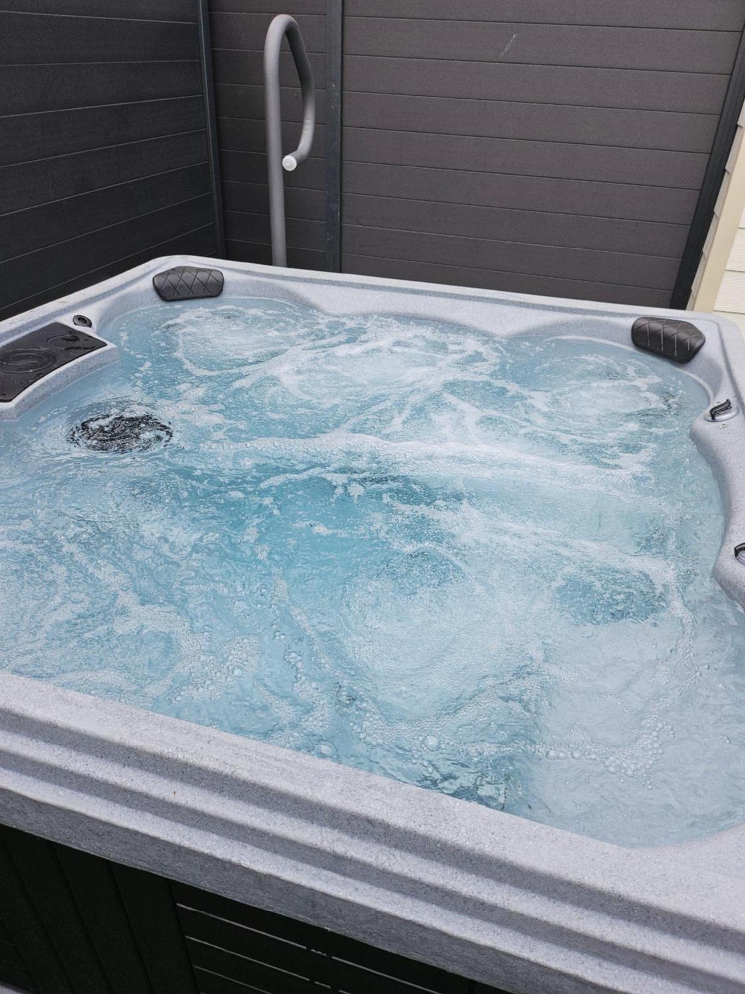 Hebergement Privee Jaccuzzi En Supplement Saint-Clair-du-Rhone Esterno foto
